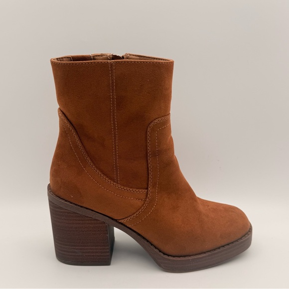 Universal Thread Cognac Faux Suede Ankle Block Heel Boots Women’s Size 7.5 - Picture 6 of 12
